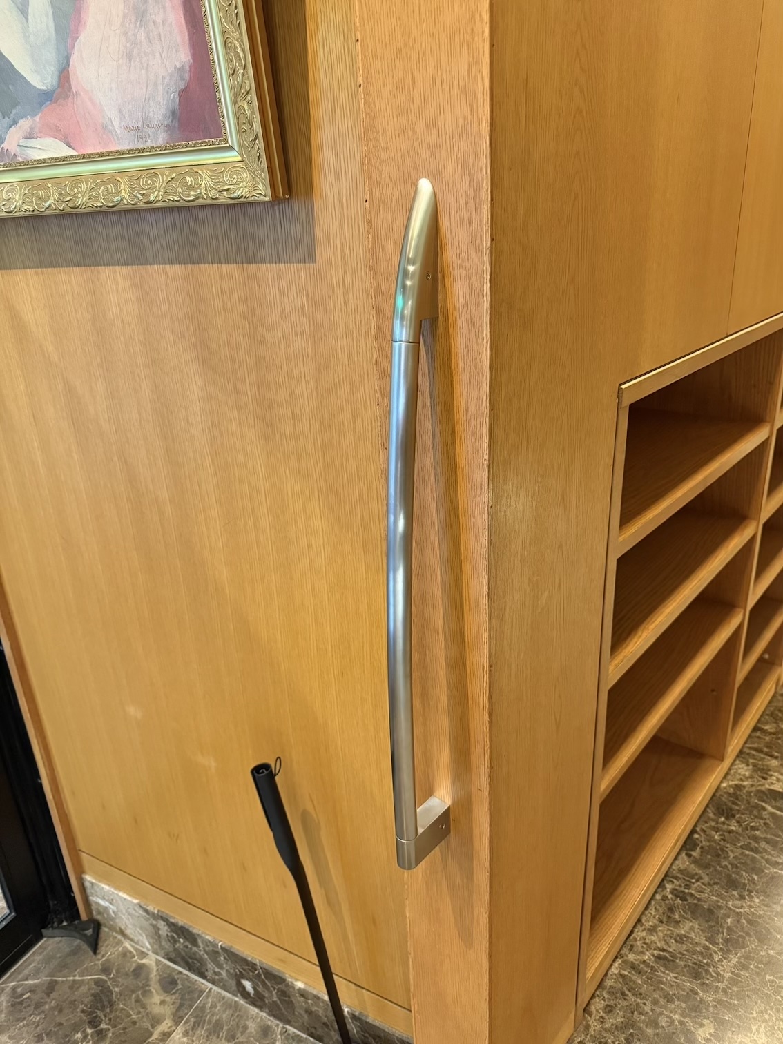 手すりを設置した藤が丘メンタルクリニックの玄関